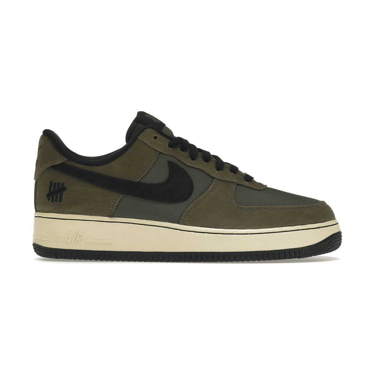 Nike Air Force 1 Low SP Undefeated Ballistic Dunk vs. AF1